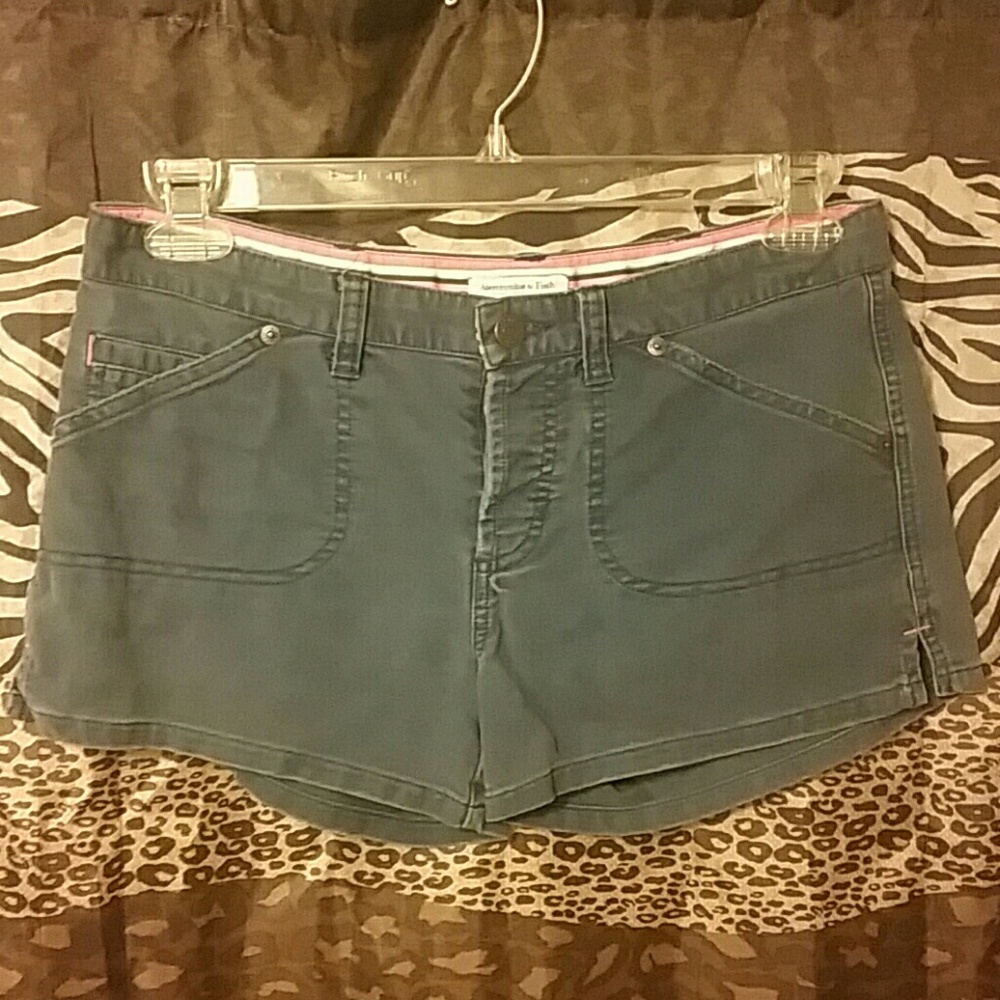 Abercrombie & Fitch navy blue khaki shorts, size 4
