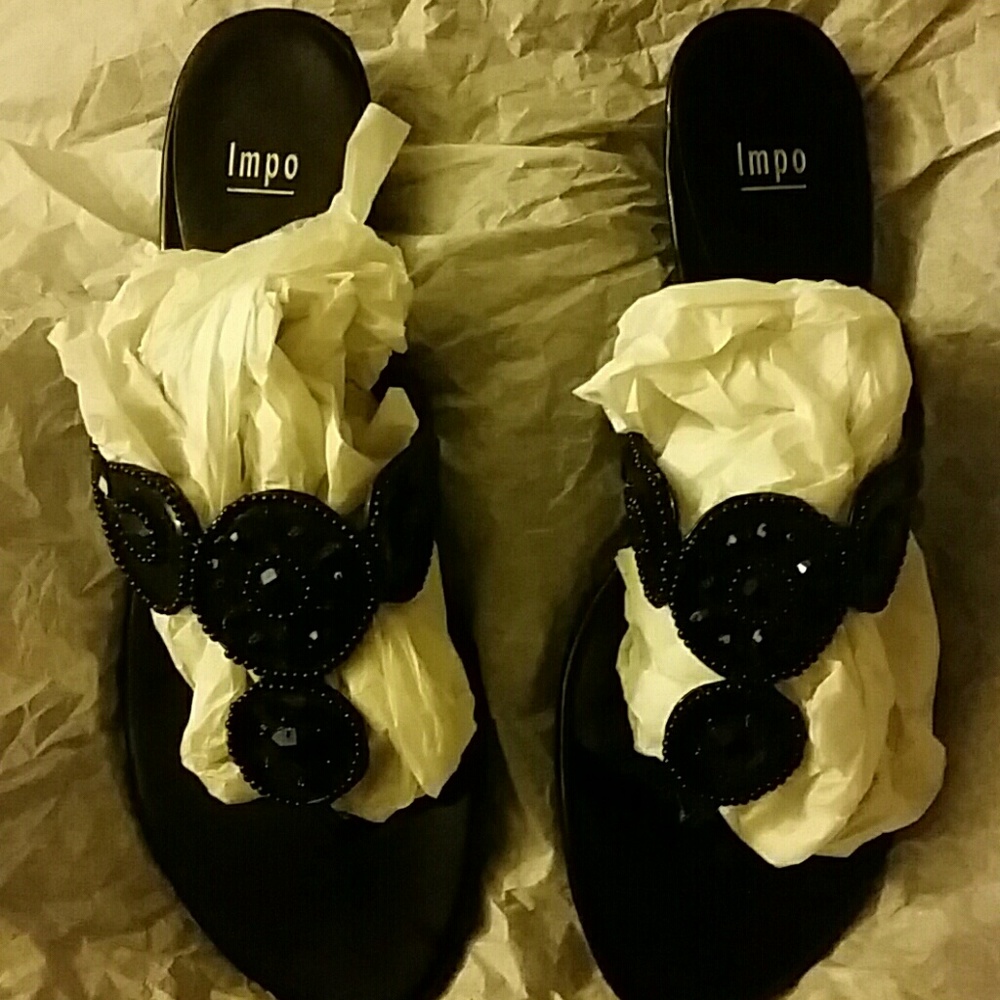 Impo Razz wedge size 11 sandals
