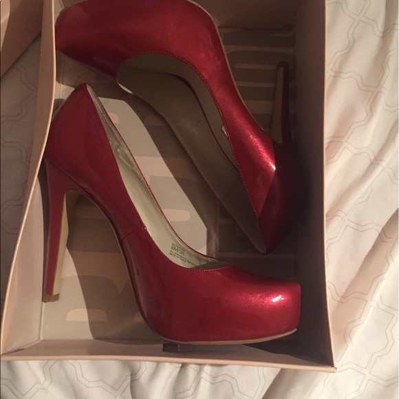 Shoes - Picture 1 of 2