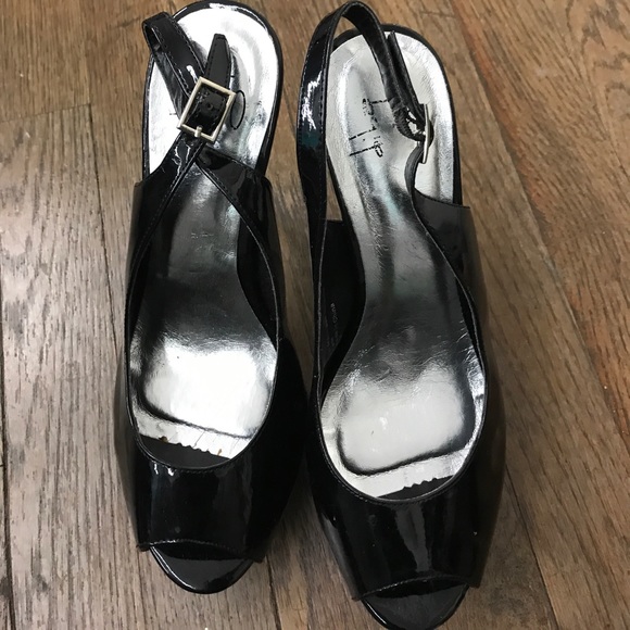 Diba Shoes - Black patent leather heel