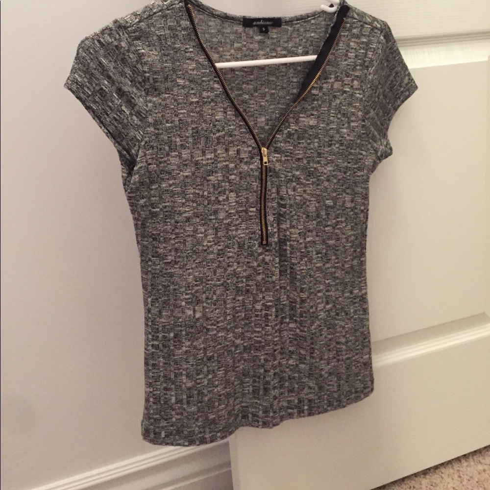 T-shirt half zip