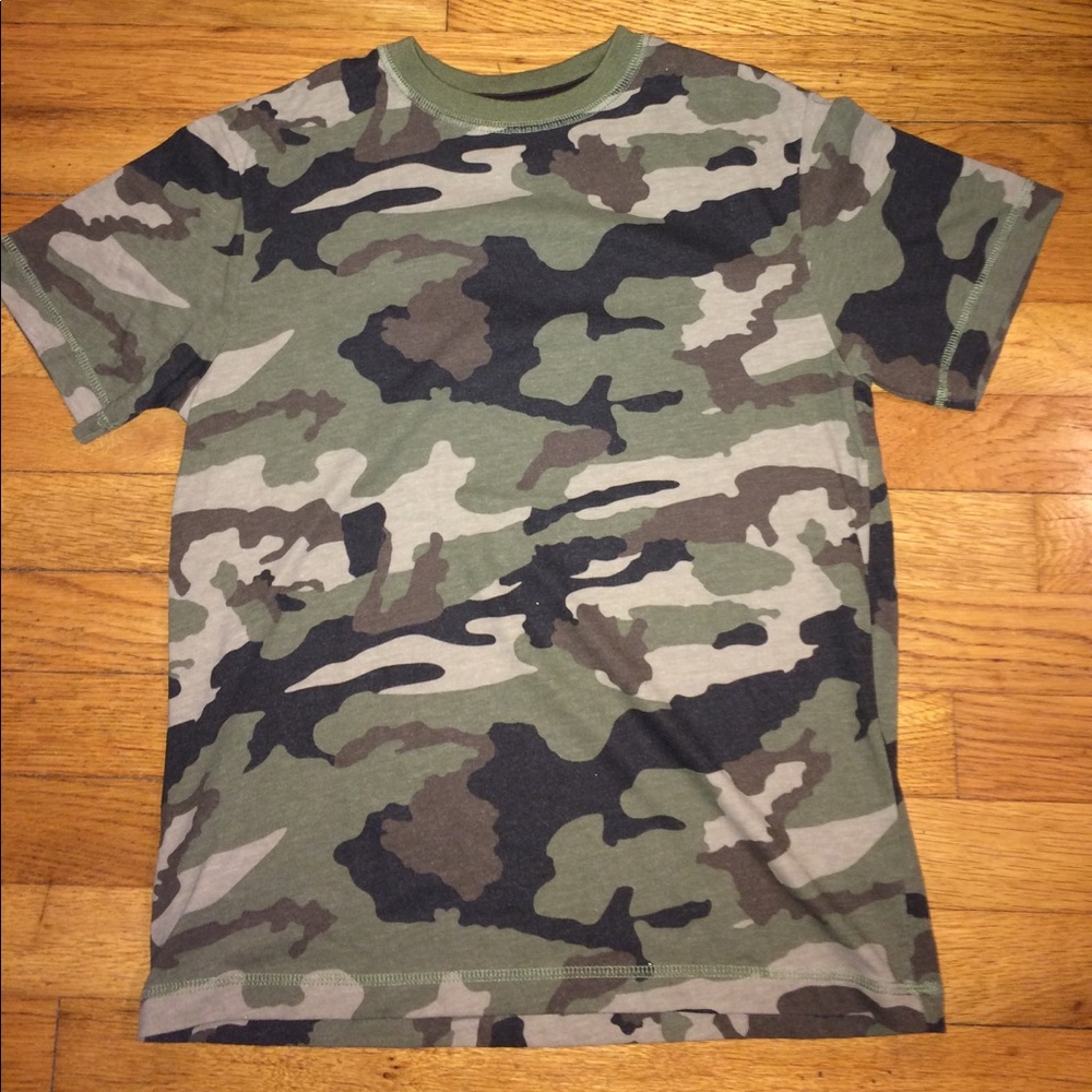 Youth medium Old Navy Camouflage T-Shirt