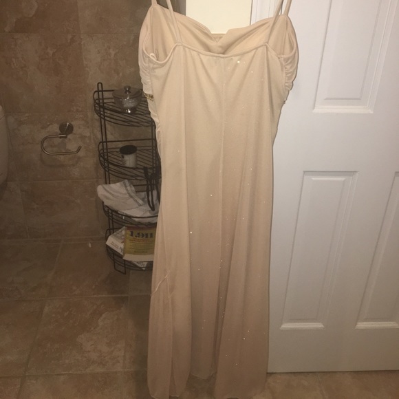 FANCY BEIGE/GOLD DRESS SIZE M - Picture 4 of 4