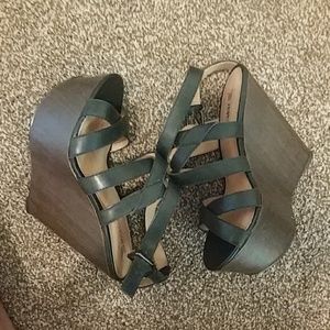 Brown & black wedges