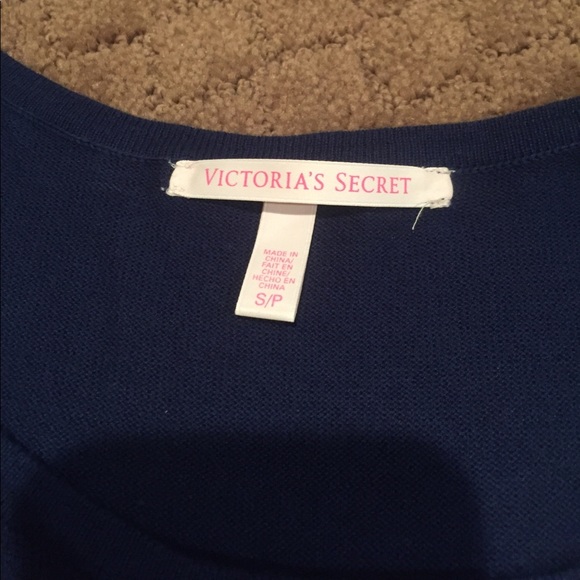 Long sleeve Victoria's Secret light sweater - Picture 2 of 3