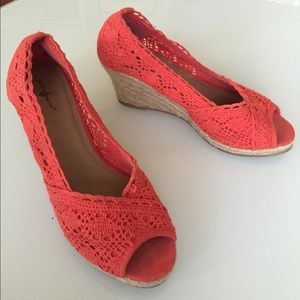 Coral crochet peep toe wedge with rope heel