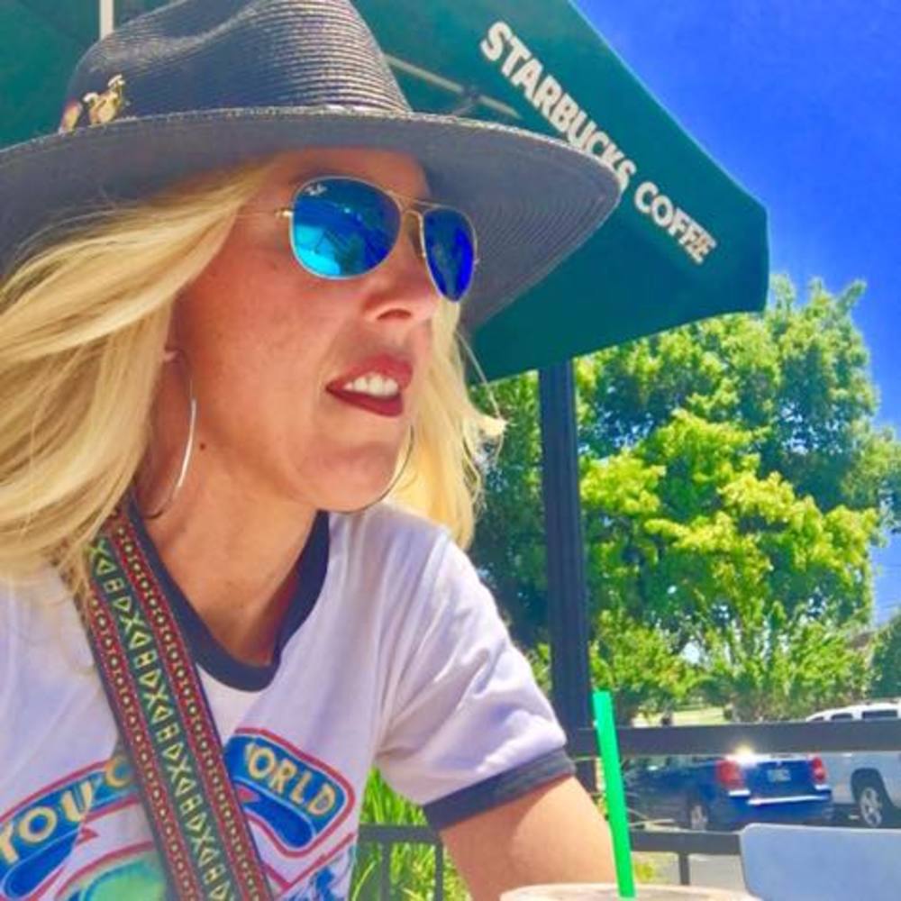 Meet your Posher, Melissa