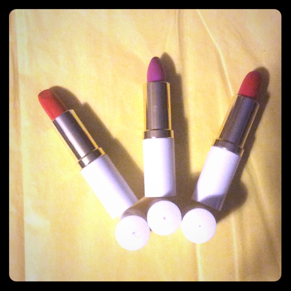 Generic 💄2 Reds and 1 Violet