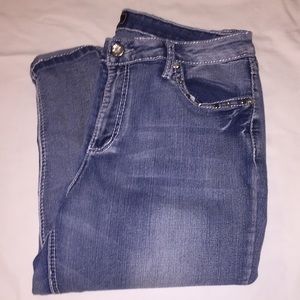 Cato Denim Capris. Size 16