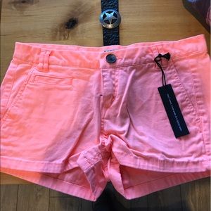 Express shorts - coral