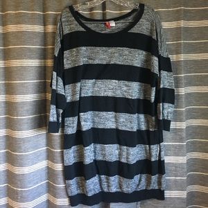 Short sleeve sweater tunic