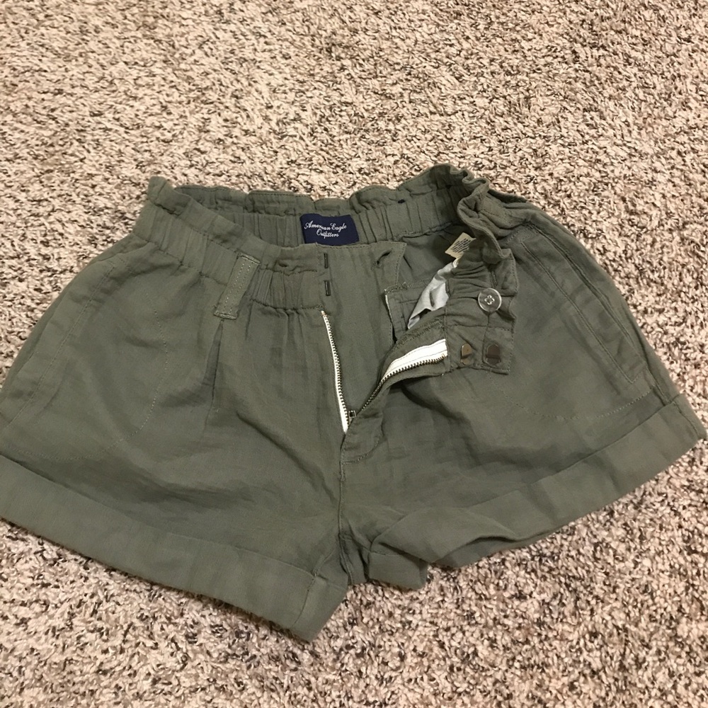 American Eagle Green Stretch-waist shorts