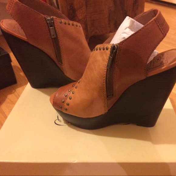 Lucky brand wedges,size 8.5 - Picture 3 of 4