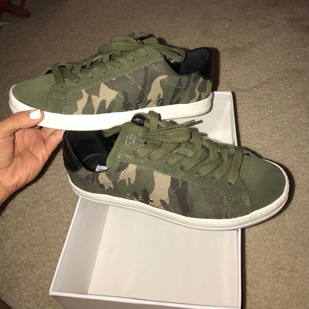 Steve Madden camo sneakers