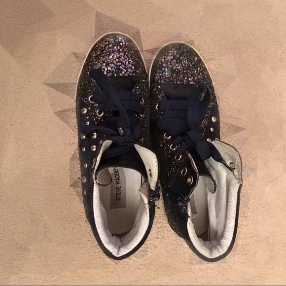 Steve Madden embellished sneakers - Picture 2 of 3