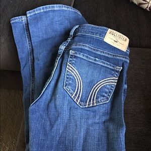 Hollister jeans size 25 length is 33