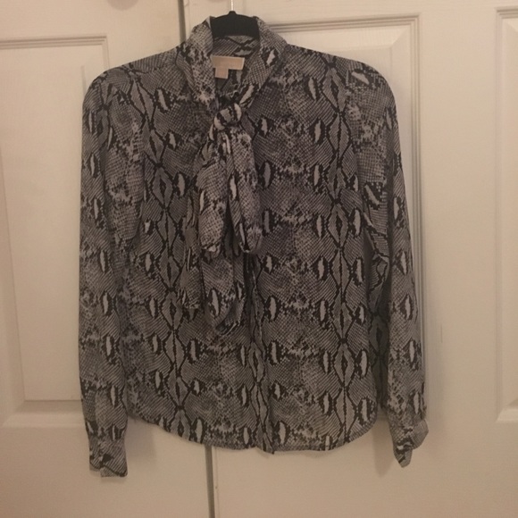 Michael Kors Long sleeve pussy bow blouse - Picture 2 of 3