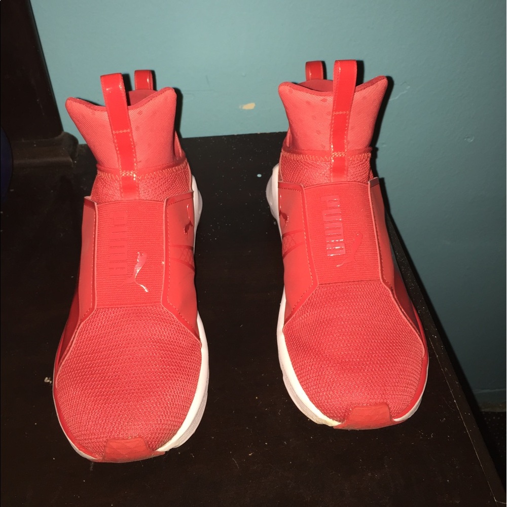 Red Fenty Pumas size 7.5 in women's