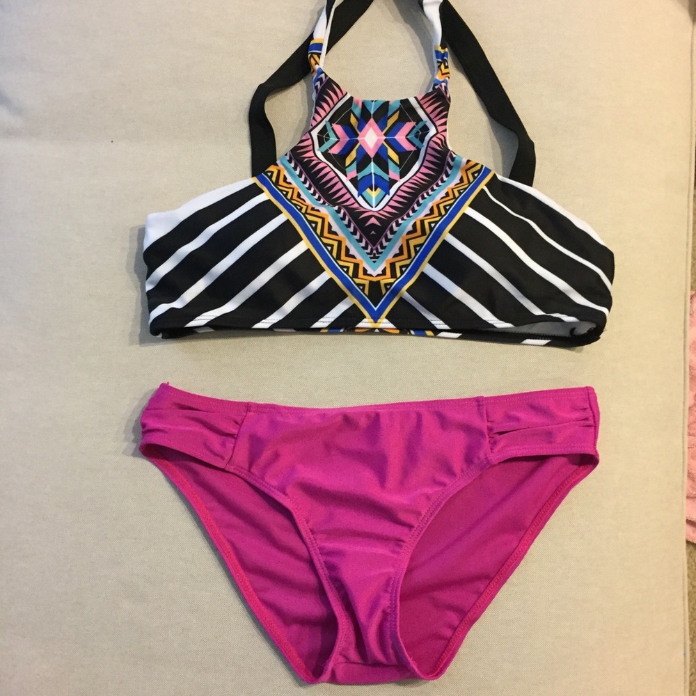 NWOT geometric print bikini