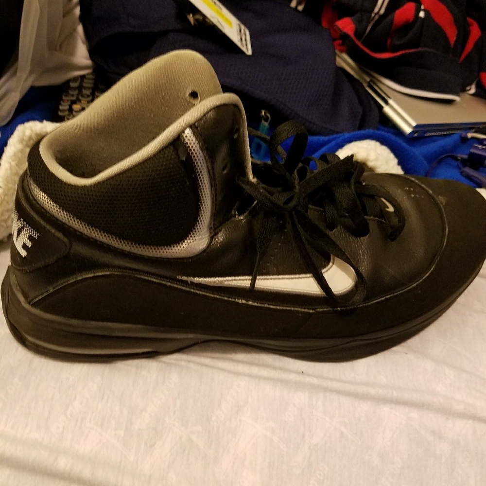 Nike Elite basketball shoes