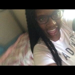 Meet your Posher, Aisha