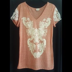 Daytrip Peach Tee w/ Cream Crochet Lace Sleeves