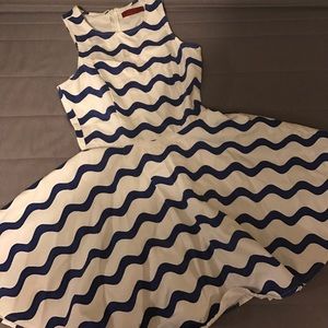 ☀️☀️☀️blue and white wave dress