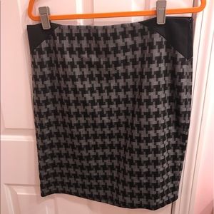 CCO✨🦋SJC014🦋The Limited Pencil Skirt