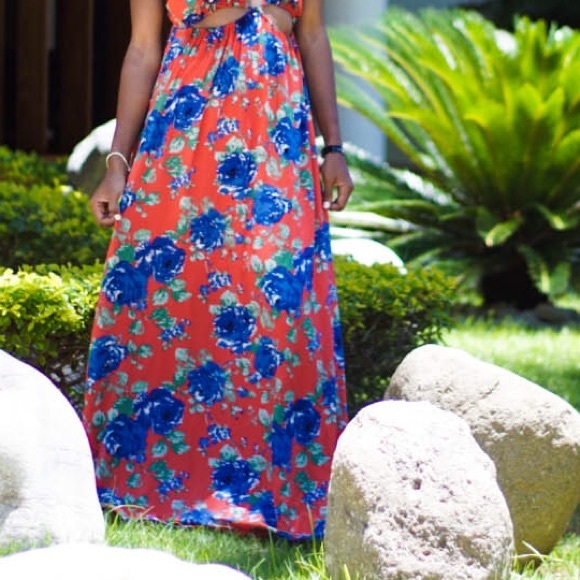 Summer dress - Picture 3 of 3