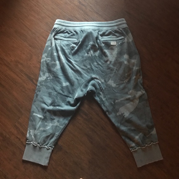 Cool Dolce & Gabbana camo activewear - Picture 3 of 4