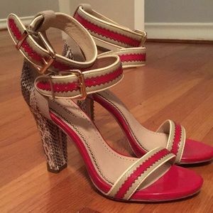 Pour La Victoire Red and Snake Sandals size 8.5