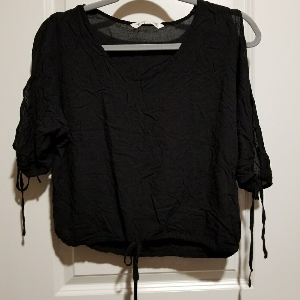 Cold shoulder top