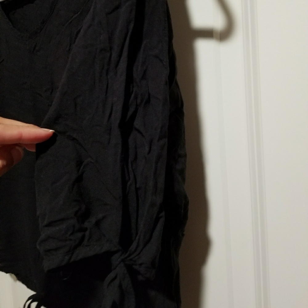 Cold shoulder top - Picture 2 of 2