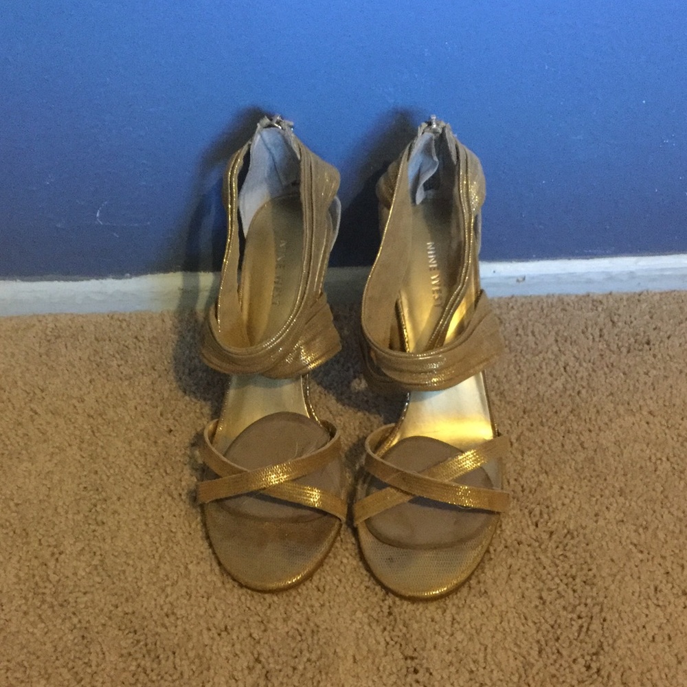 Nine West gold heel