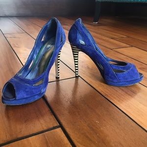Karen Millen Suede & Striped Pumps