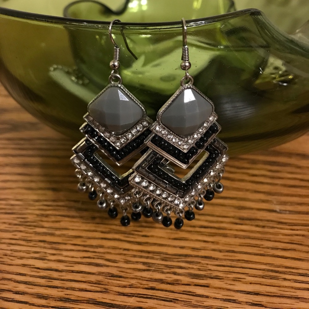 Beautiful tiered dangle earrings