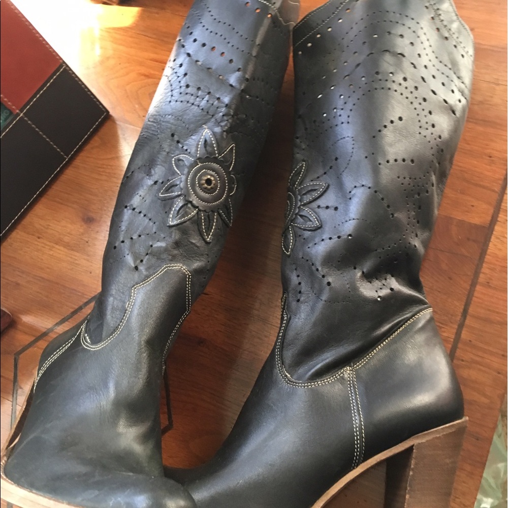 Boots - Picture 2 of 2