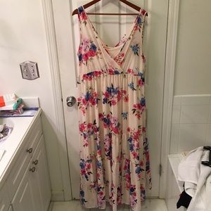 Torrid size 1 cream floral maxi dress