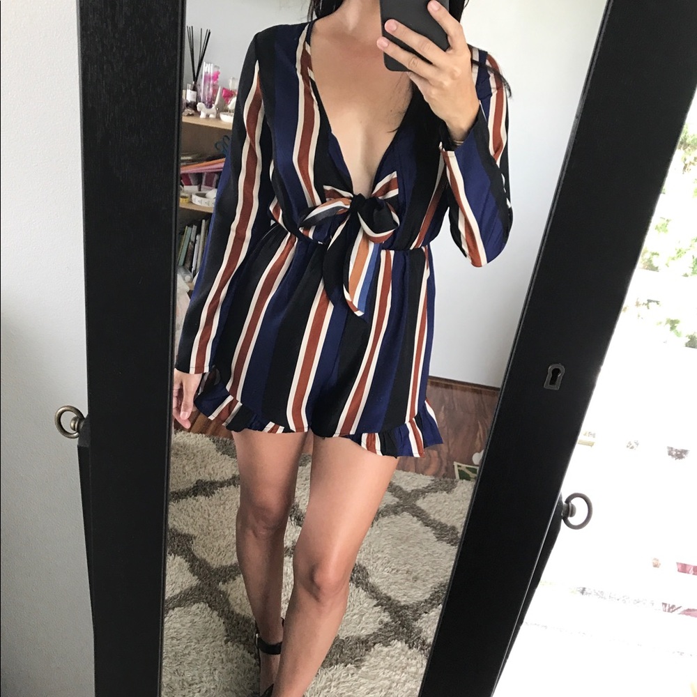 ▪️BOUTIQUE SALE▪️LAST 1▫️Striped Ruffle Romper - Picture 6 of 7