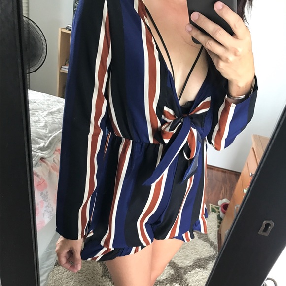 ▪️BOUTIQUE SALE▪️LAST 1▫️Striped Ruffle Romper - Picture 2 of 7