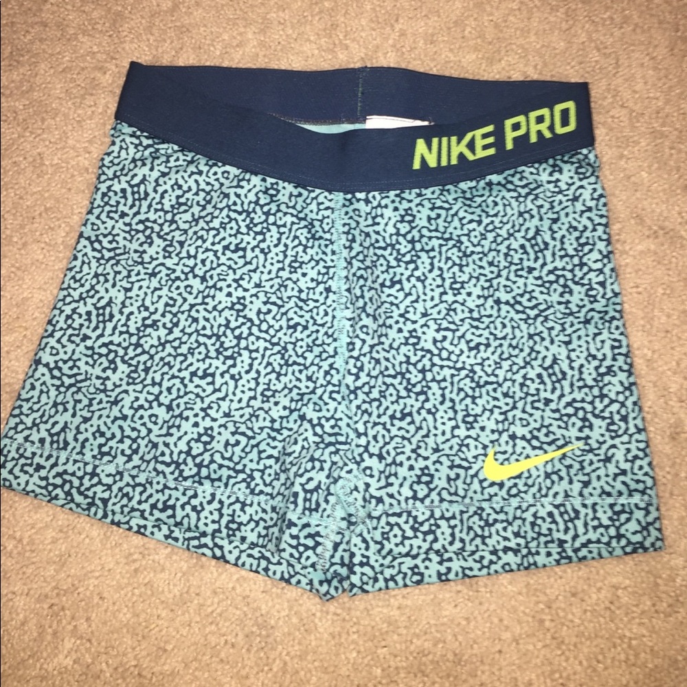 Nike pro