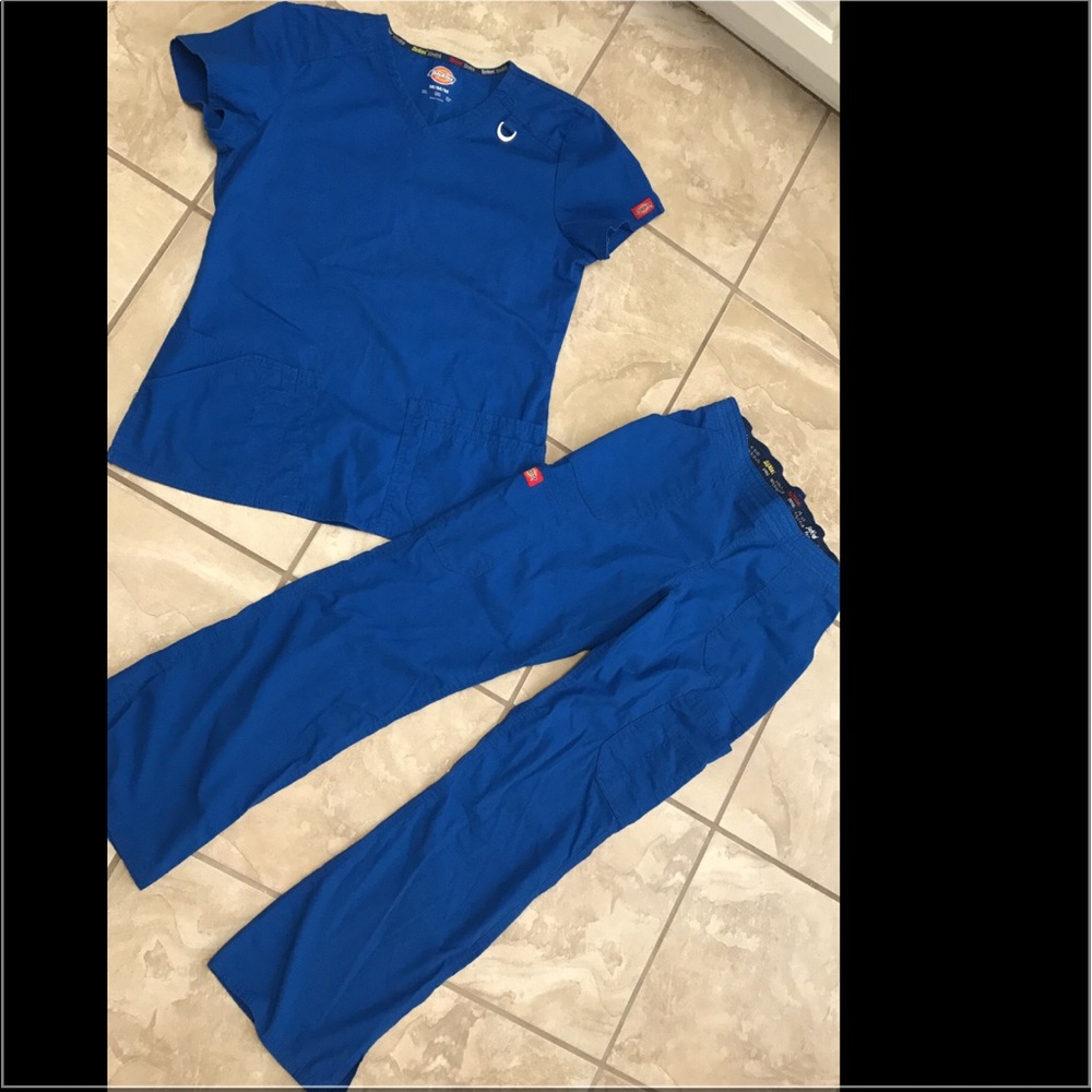 Dickies royal blue scrub set top and bottom