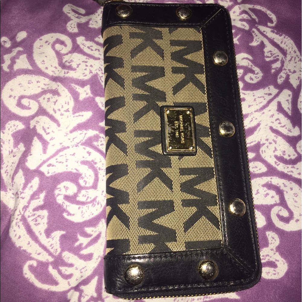 Michael Kors Wallet-AUTHENTIC!