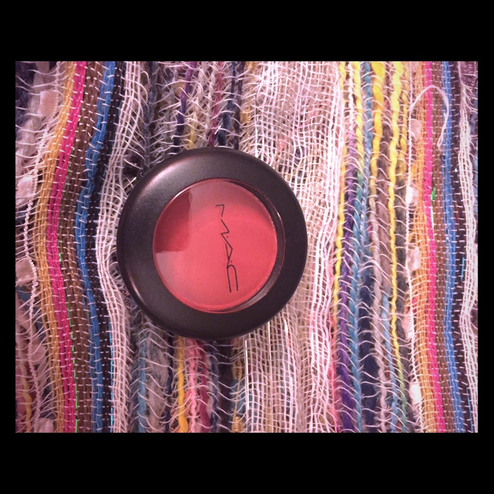 Mac eyeshadow, Passionate Matte finish