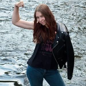 Meet your Posher, Elizabeth