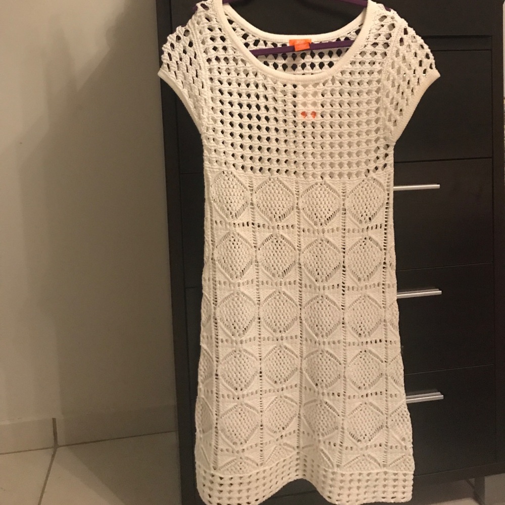 Beautiful white dress!