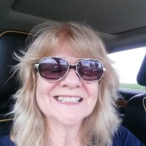 Meet your Posher, Gloria