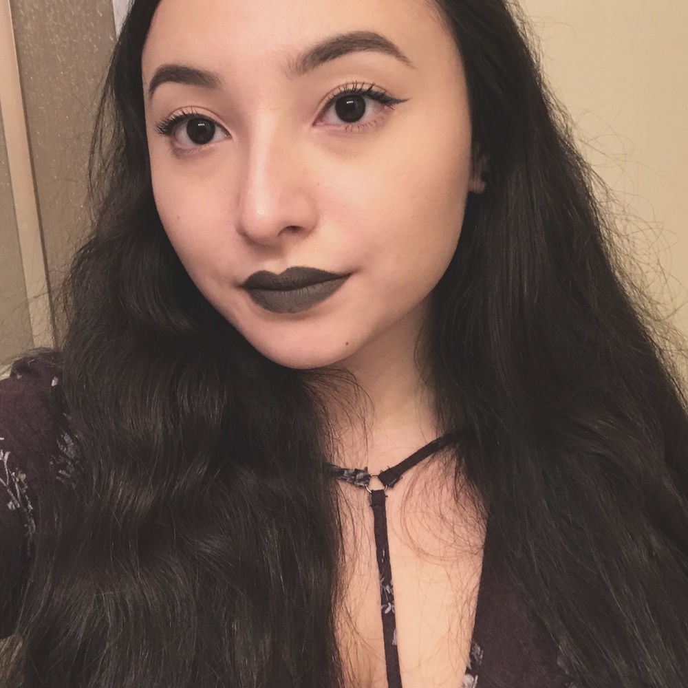 Meet your Posher, Jillian