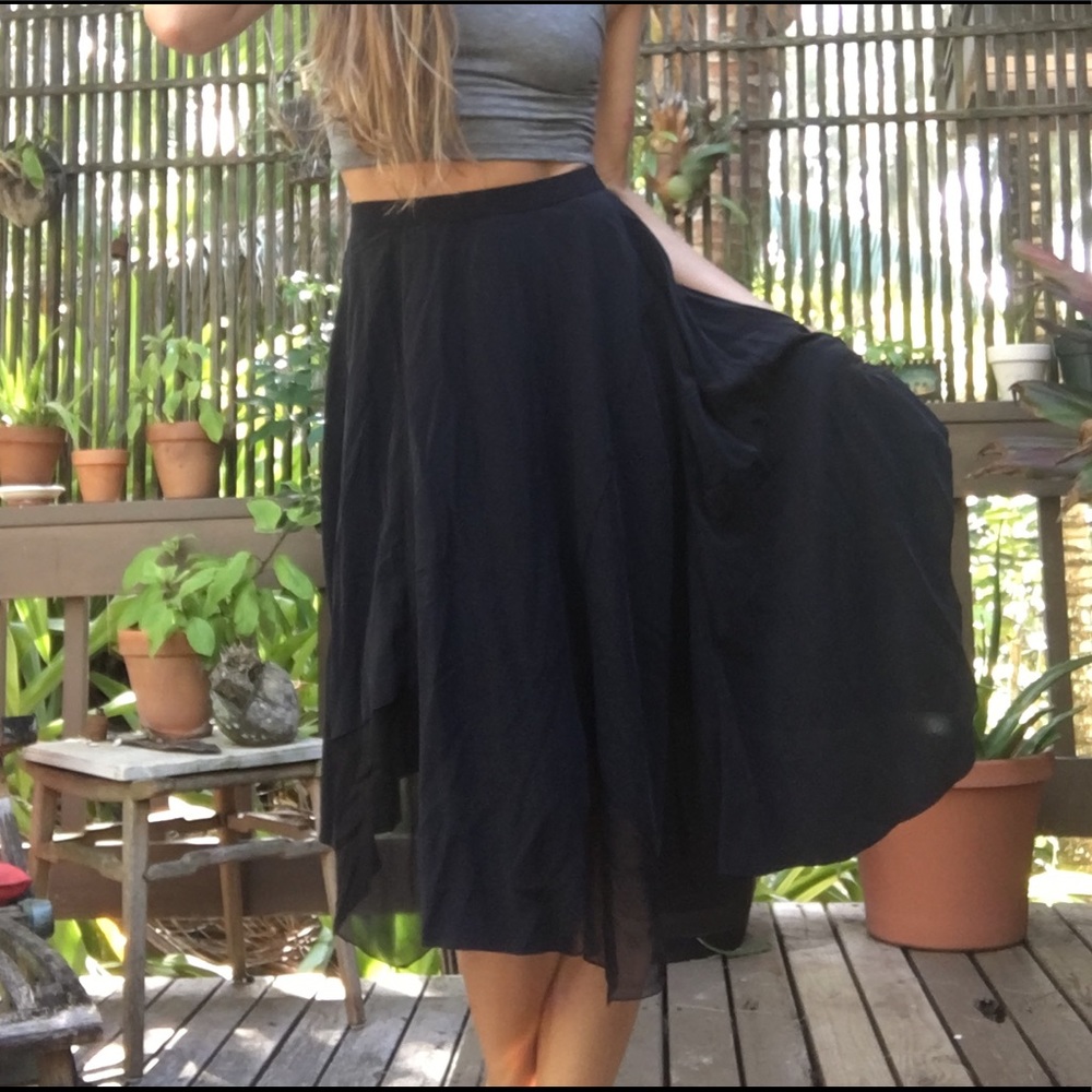 🌸SOLD🌸 Elie Tahari silk asymmetrical skirt 🖤✨