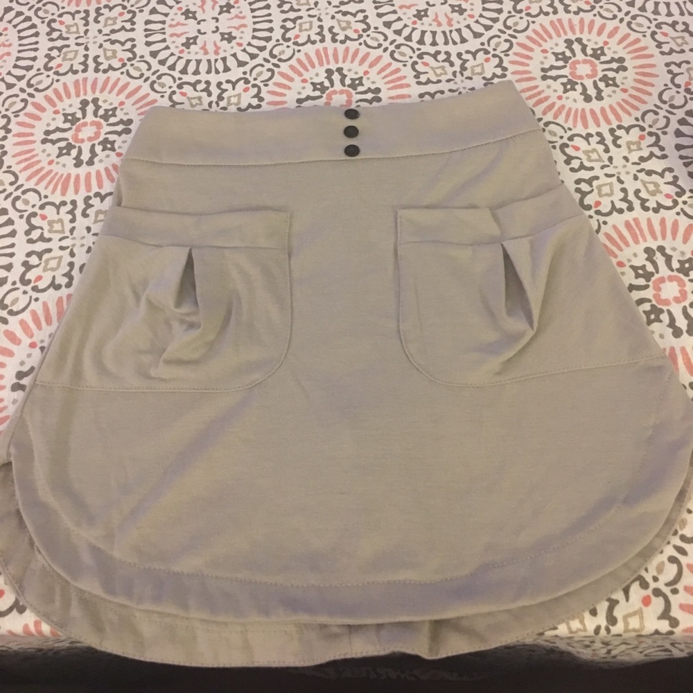 NEW SM grey flirty mini skirt 💃🏻